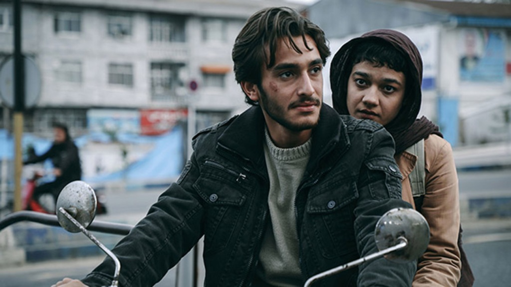 'Empty Nets' review: Impressive feature film debut is an Iranian gut punch on a financially desperate man